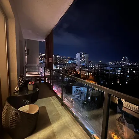Dl Apartment In Central Park M2 Tbilisi Exterior photo